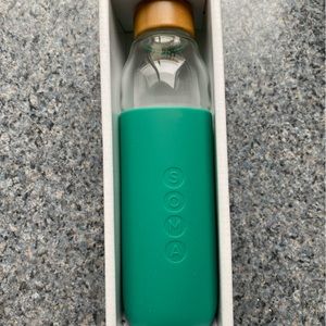 NWT never used SOMA glass aesthetic water bottle